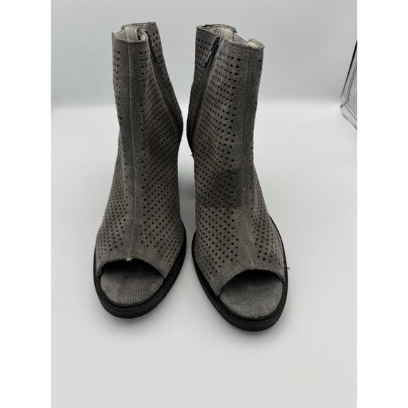 Bos. & Co Grey Perforated Peep Toe Heeled Ankle Booties Briana Boots Women’s 7.5 - Picture 2 of 7